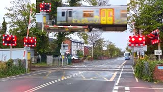 Birkdale Crescent Road Level Crossing Merseyside [upl. by Milburr]